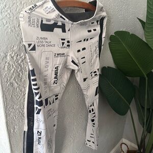 Zumba Classic High Waisted Newspaper Print Leggings Gray